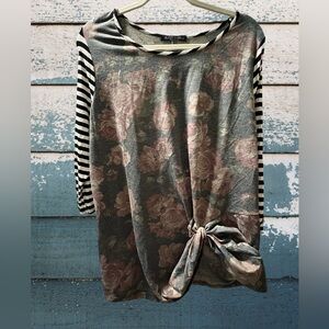 Glitzy Girls Floral Top. Washed but never worn. Size 2X.
